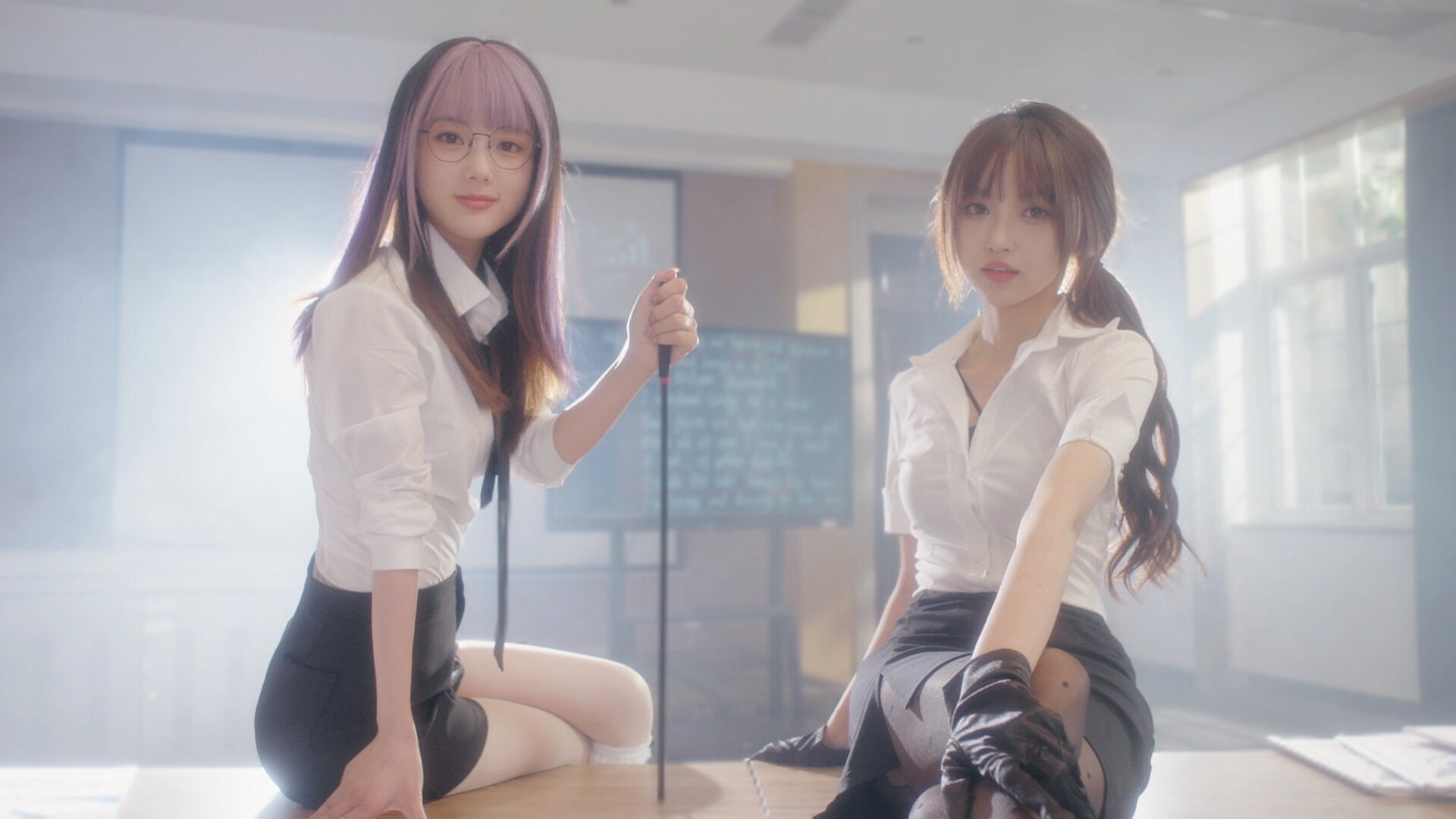 1711792713879559.jpg 美女,请别影响我学习/Knowledge, or know Lady